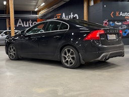 musta Volvo S60 2017 kuva 2.