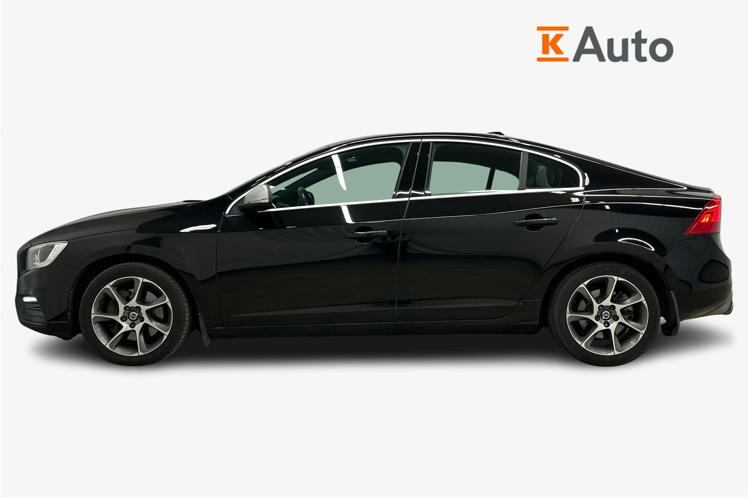 musta Volvo S60 2017 kuva 6.