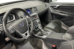 musta Volvo S60 2017 kuva 7.