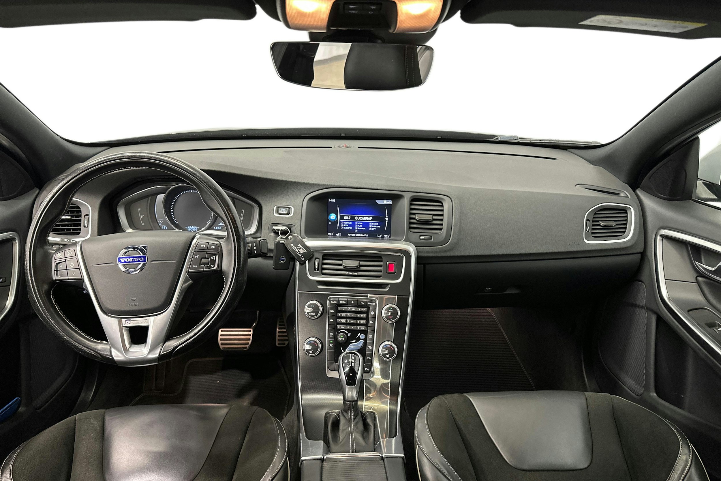 musta Volvo S60 2017 kuva 9.