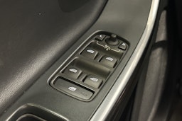 musta Volvo S60 2017 kuva 17.