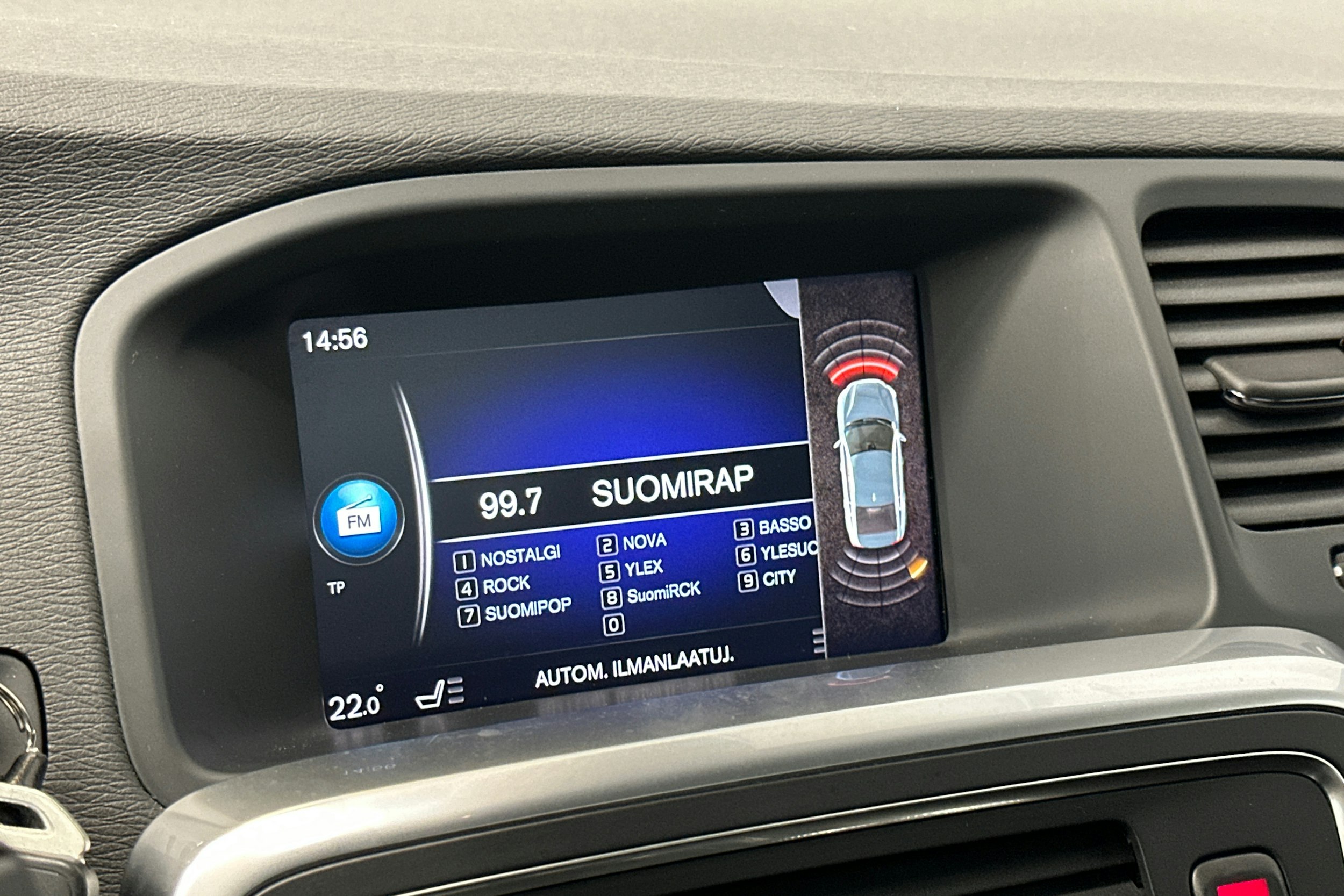musta Volvo S60 2017 kuva 24.
