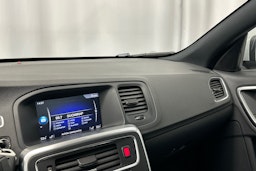 musta Volvo S60 2017 kuva 27.