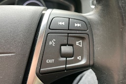 punainen Volvo S60 2017 kuva 16.