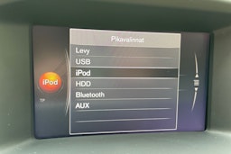 punainen Volvo S60 2017 kuva 20.