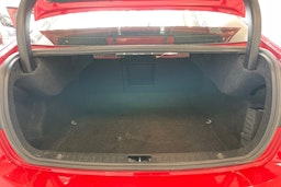 punainen Volvo S60 2017 kuva 28.