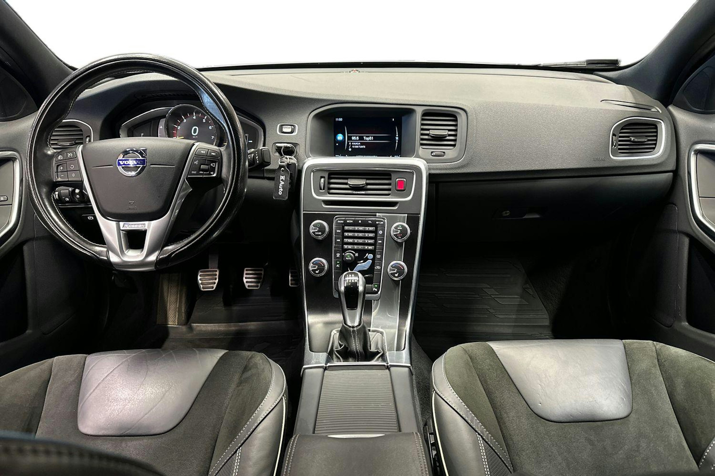 harmaa Volvo S60 2017 kuva 11.