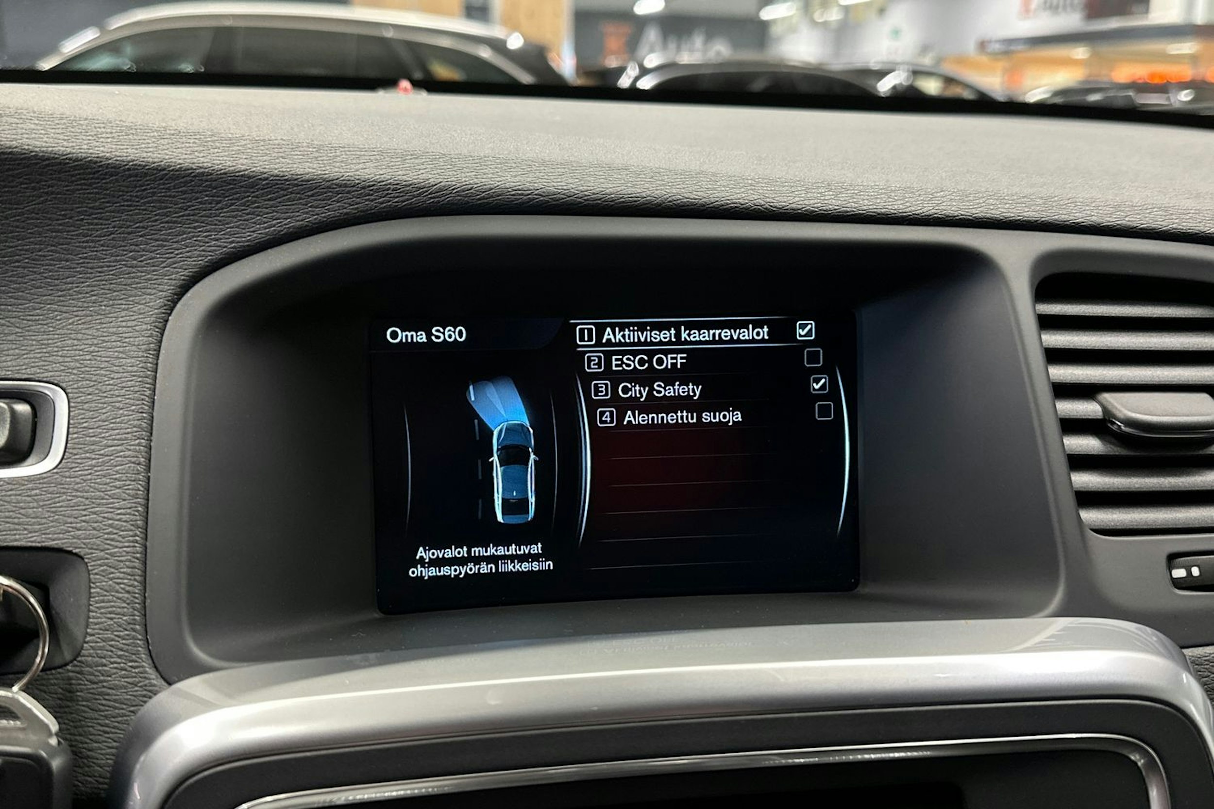 harmaa Volvo S60 2017 kuva 19.