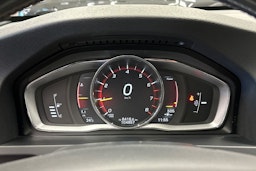 harmaa Volvo S60 2017 kuva 23.