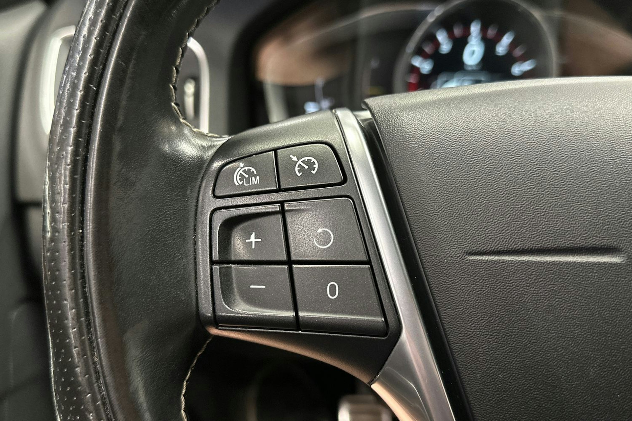 harmaa Volvo S60 2017 kuva 25.
