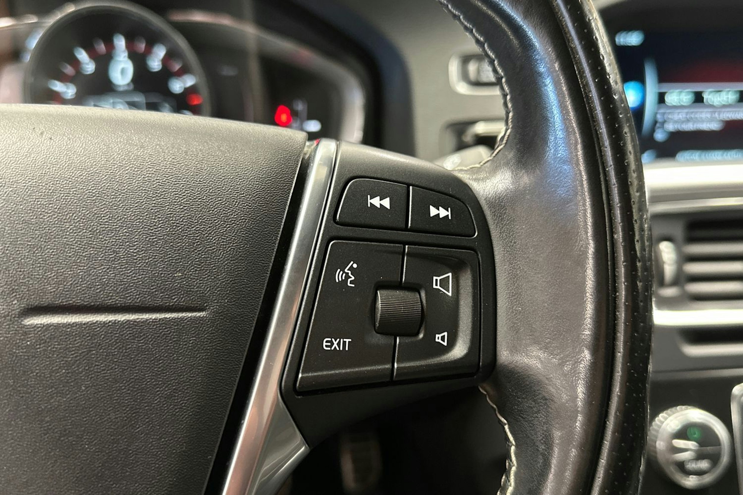 harmaa Volvo S60 2017 kuva 26.