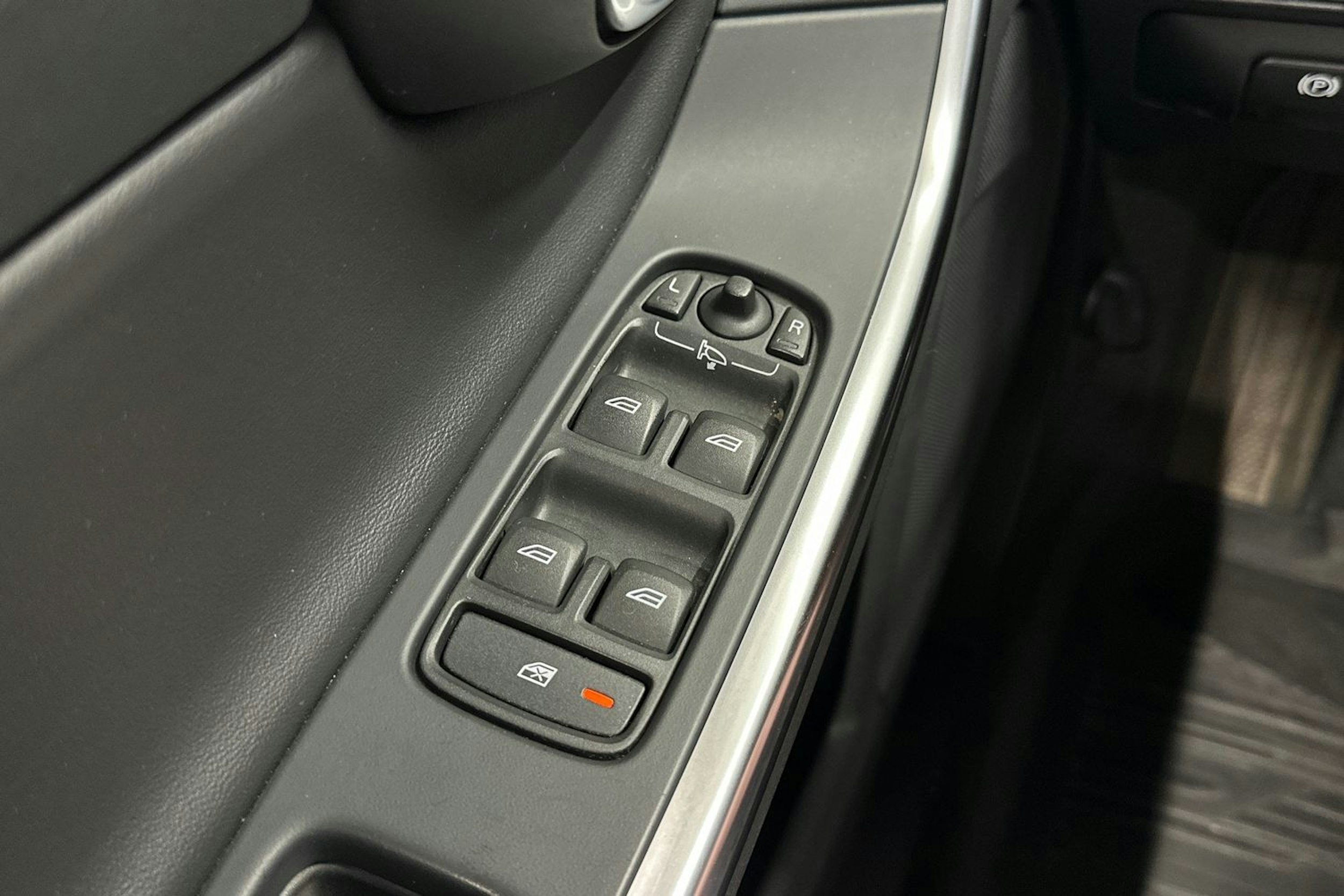 harmaa Volvo S60 2017 kuva 29.