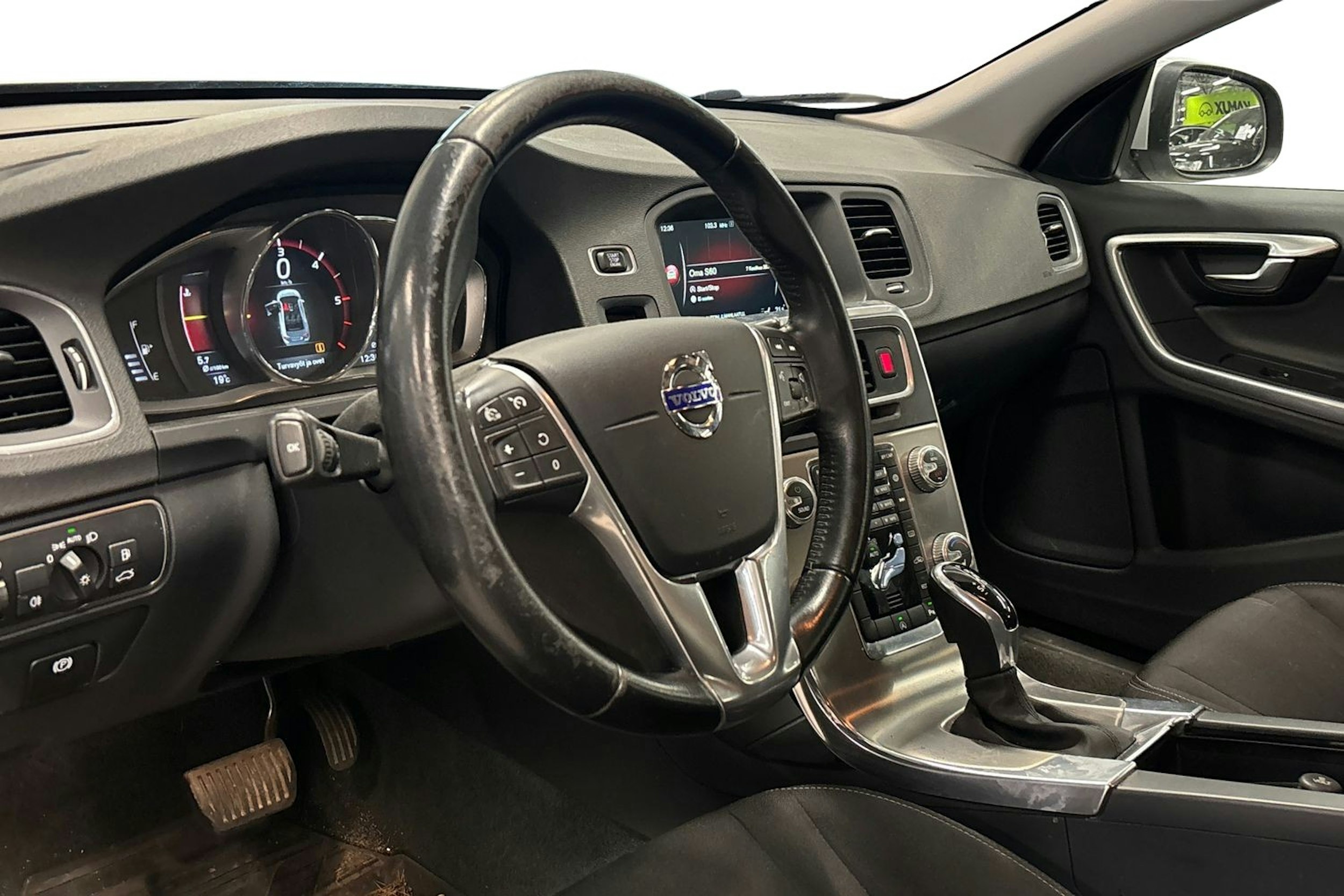 harmaa Volvo S60 2017 kuva 3.