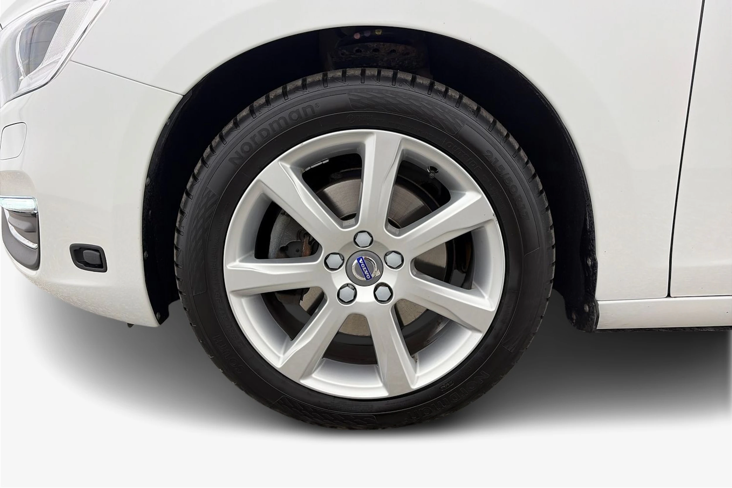 Valkoinen Volvo S60 2017 kuva 9.