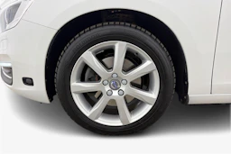 Valkoinen Volvo S60 2017 kuva 9.