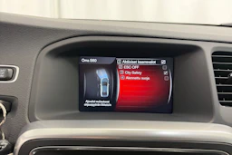 Valkoinen Volvo S60 2017 kuva 19.