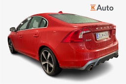 punainen Volvo S60 2017 kuva 2.