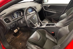 punainen Volvo S60 2017 kuva 3.