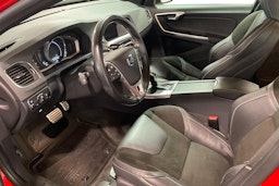 punainen Volvo S60 2017 kuva 7.