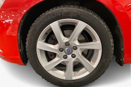 punainen Volvo S60 2017 kuva 11.