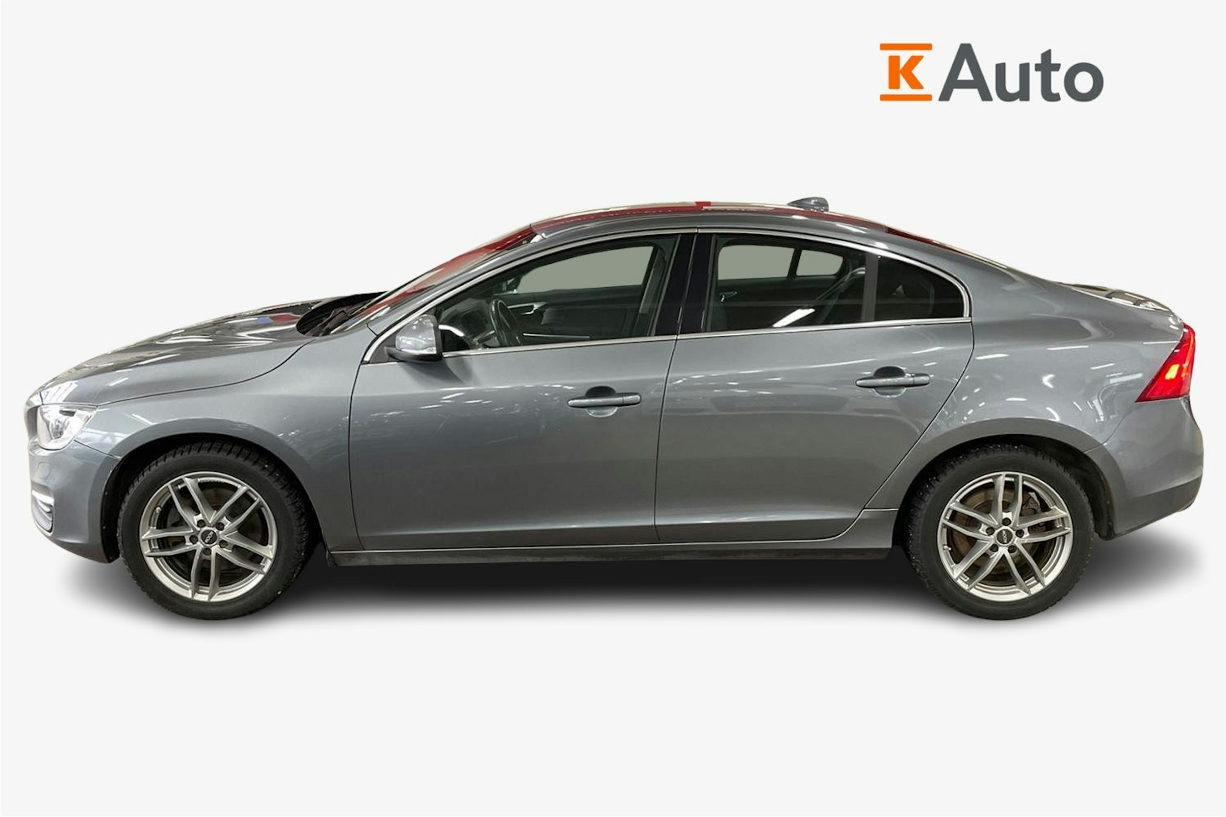 Harmaa Volvo S60 2017 kuva 6.