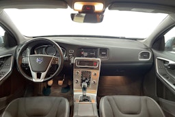 Harmaa Volvo S60 2017 kuva 9.