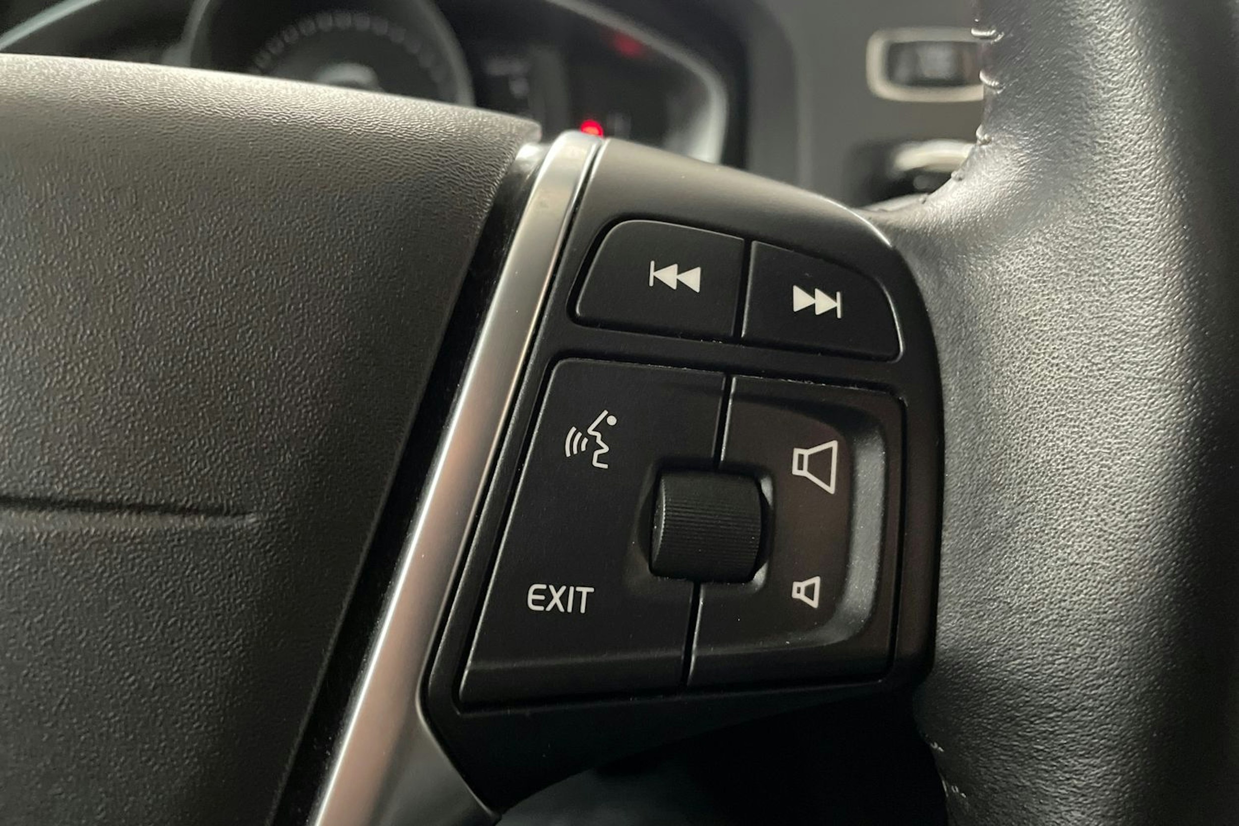 Harmaa Volvo S60 2017 kuva 14.