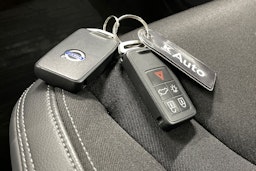 Harmaa Volvo S60 2017 kuva 18.