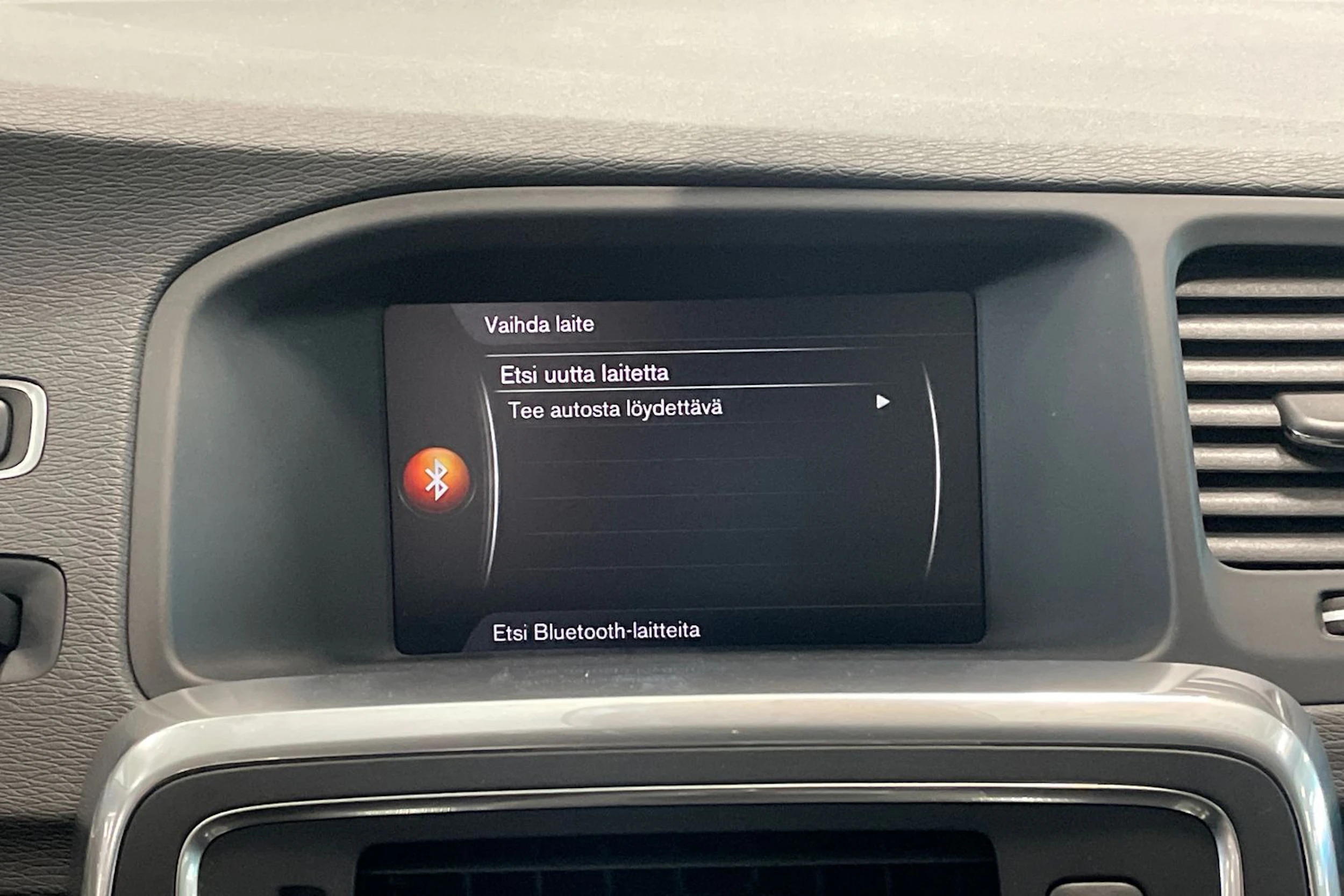 Harmaa Volvo S60 2017 kuva 21.