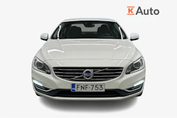 valkoinen Volvo S60 2018 kuva 4.