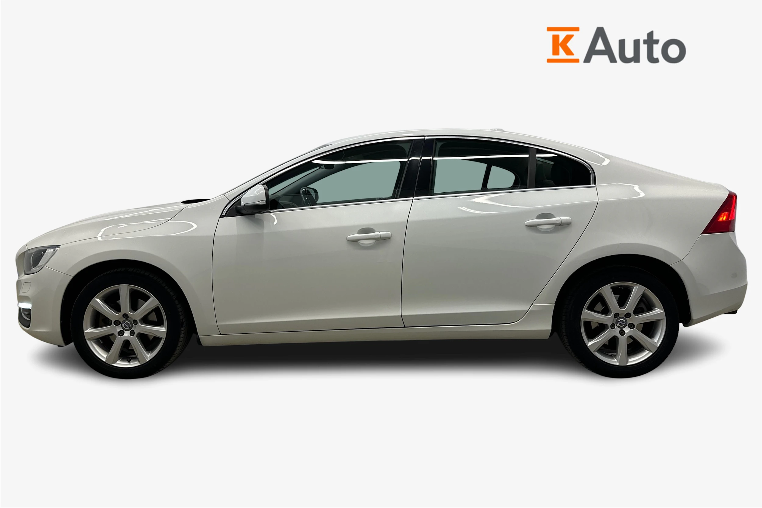 valkoinen Volvo S60 2018 kuva 5.