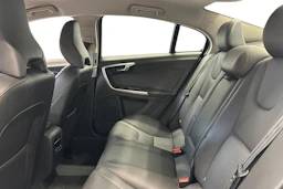 valkoinen Volvo S60 2018 kuva 8.