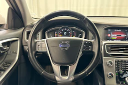 valkoinen Volvo S60 2018 kuva 12.