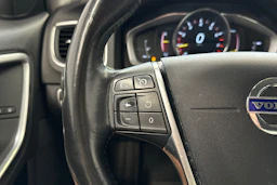 valkoinen Volvo S60 2018 kuva 13.