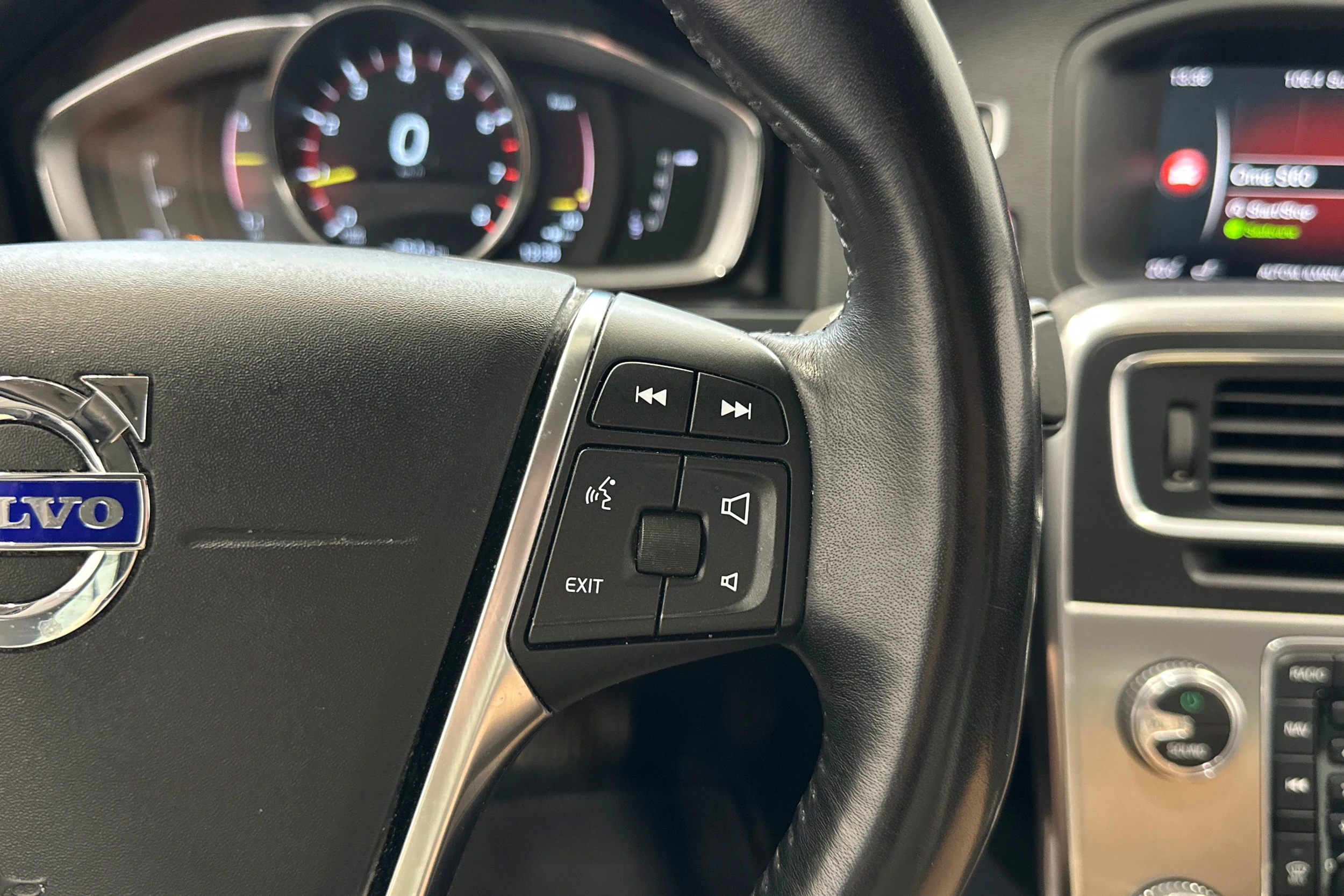 valkoinen Volvo S60 2018 kuva 14.