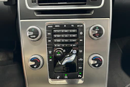 valkoinen Volvo S60 2018 kuva 16.
