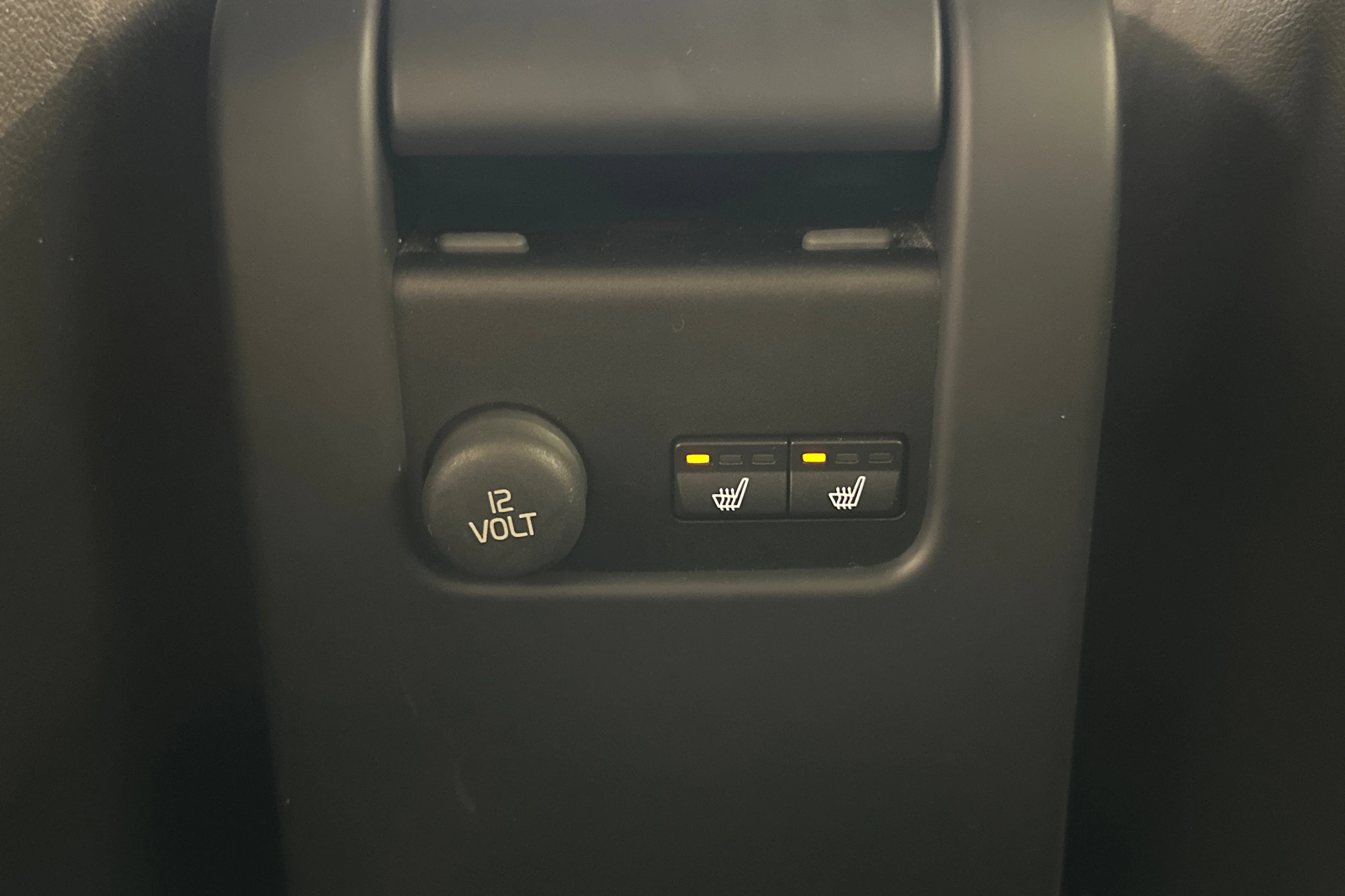 valkoinen Volvo S60 2018 kuva 20.