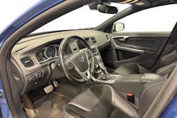 Sininen Volvo S60 2018 kuva 7.