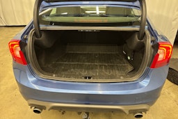 Sininen Volvo S60 2018 kuva 13.