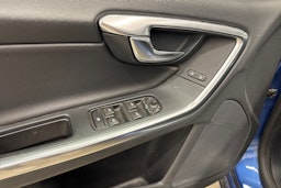 Sininen Volvo S60 2018 kuva 16.