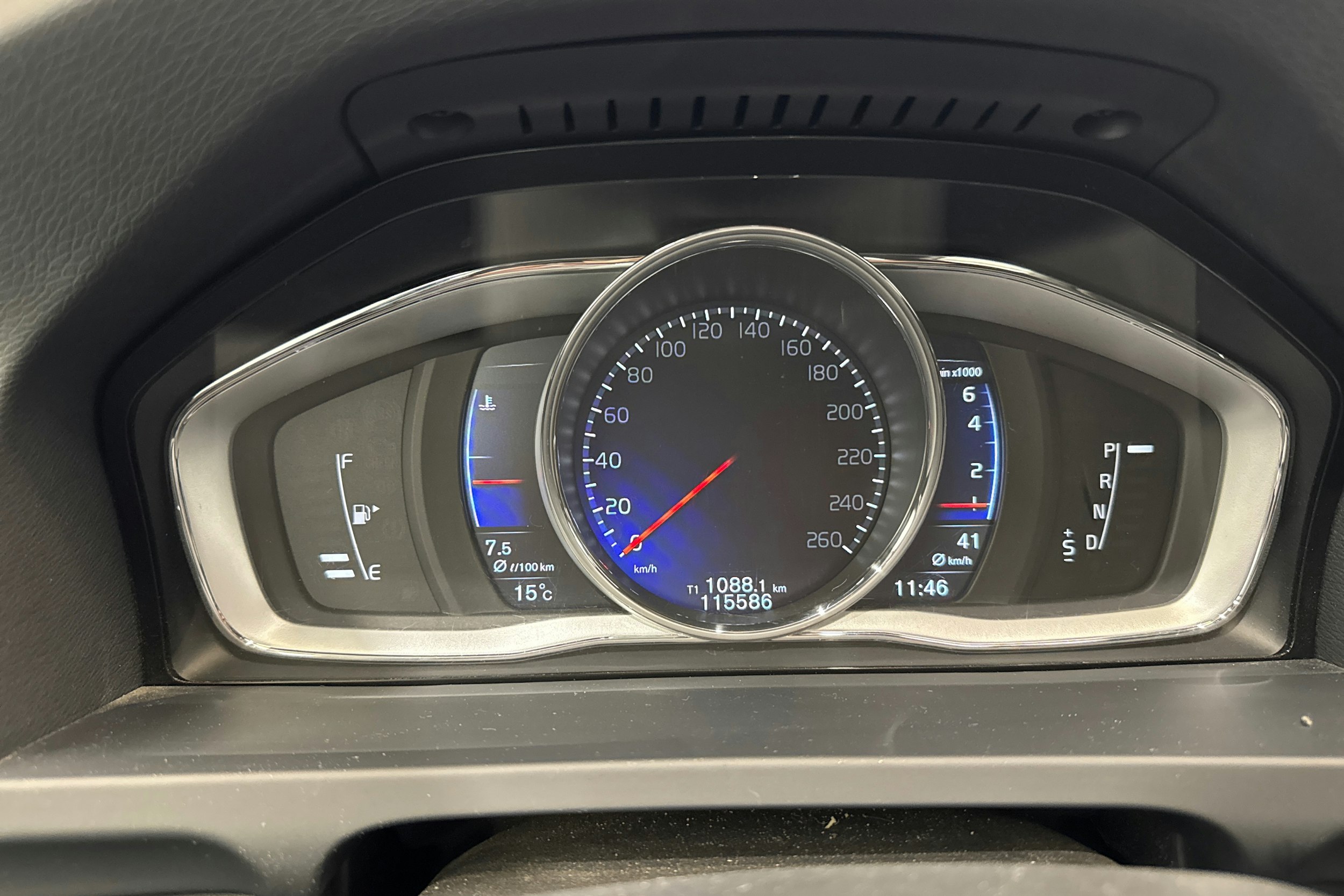 Sininen Volvo S60 2018 kuva 20.