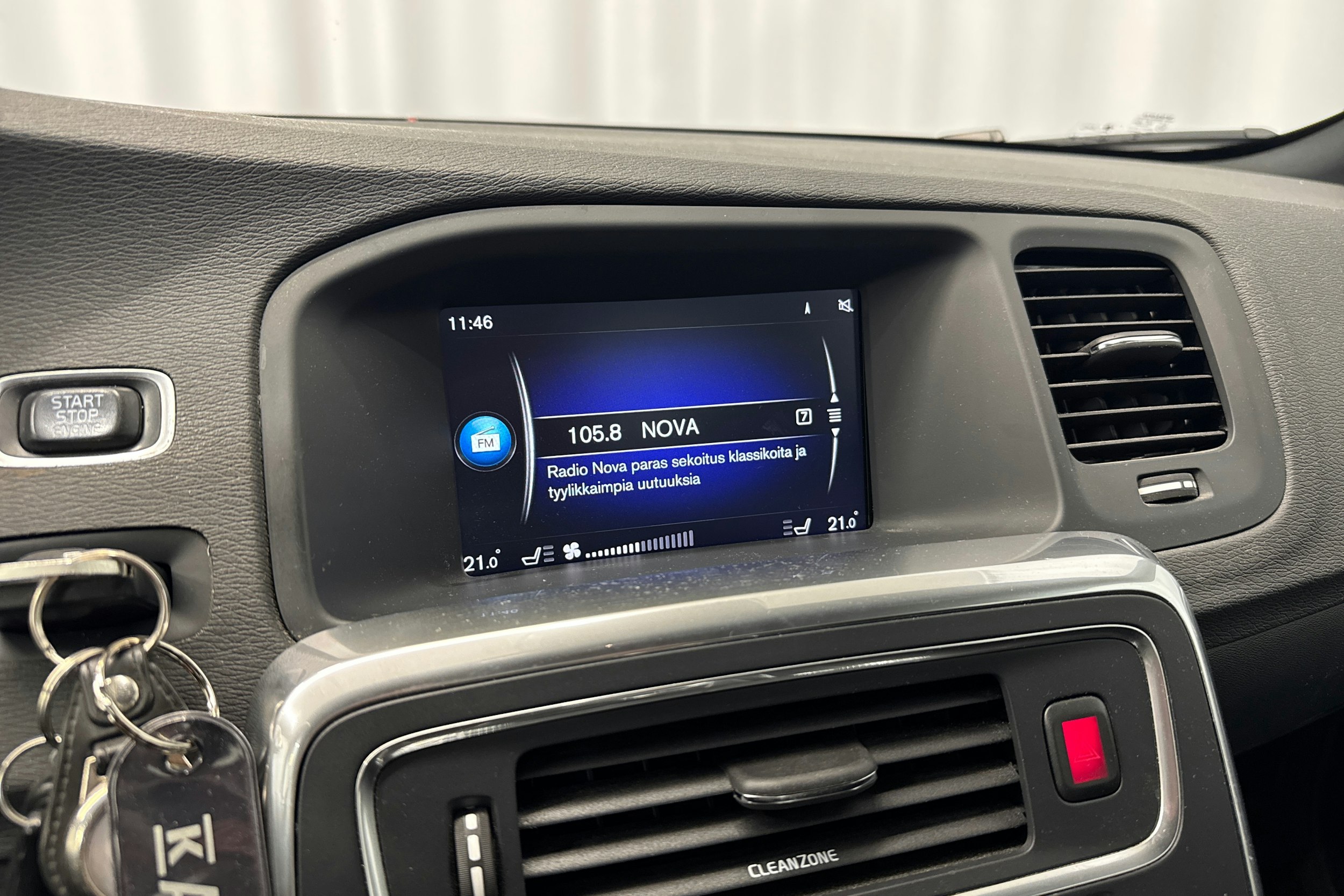 Sininen Volvo S60 2018 kuva 21.