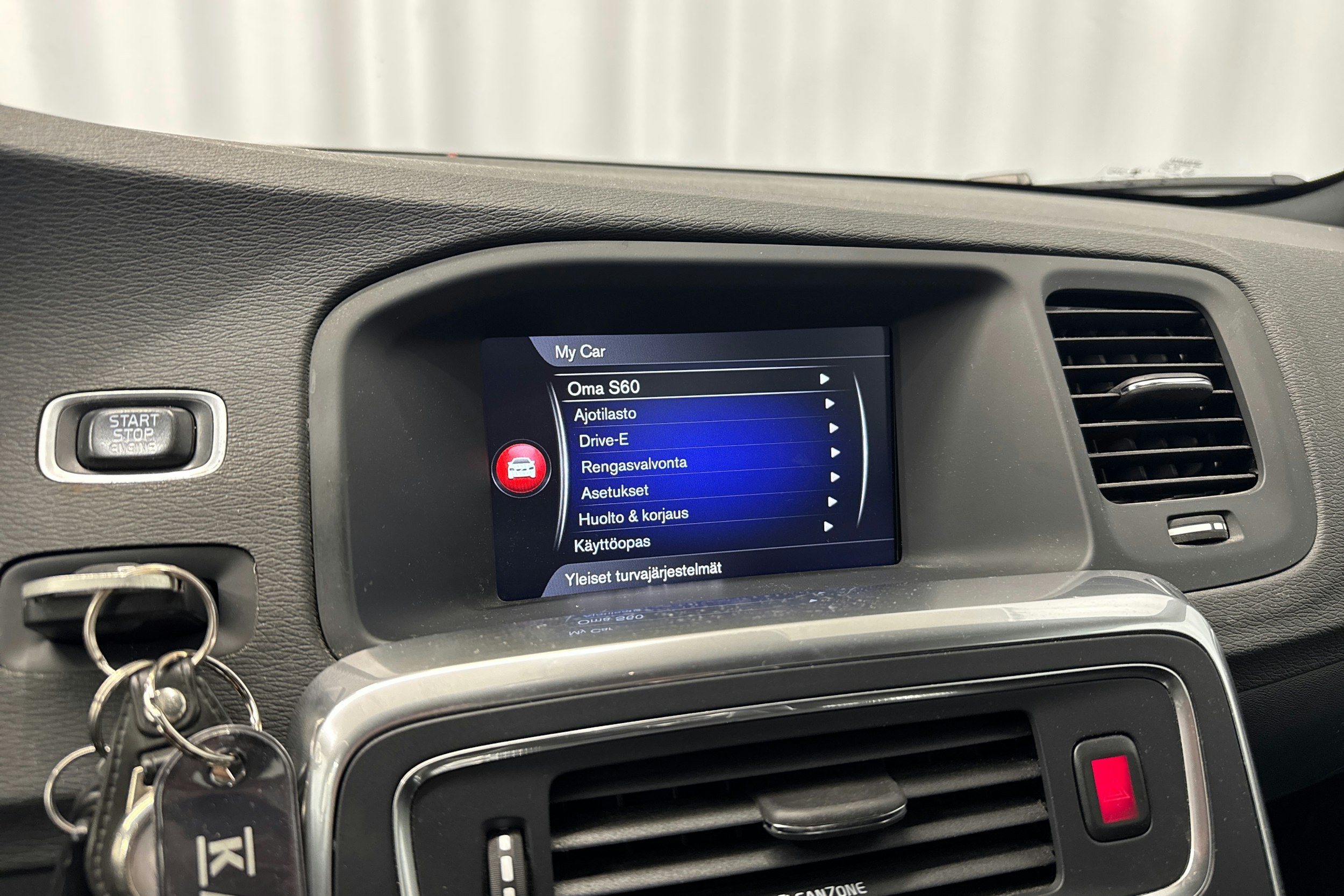 Sininen Volvo S60 2018 kuva 24.