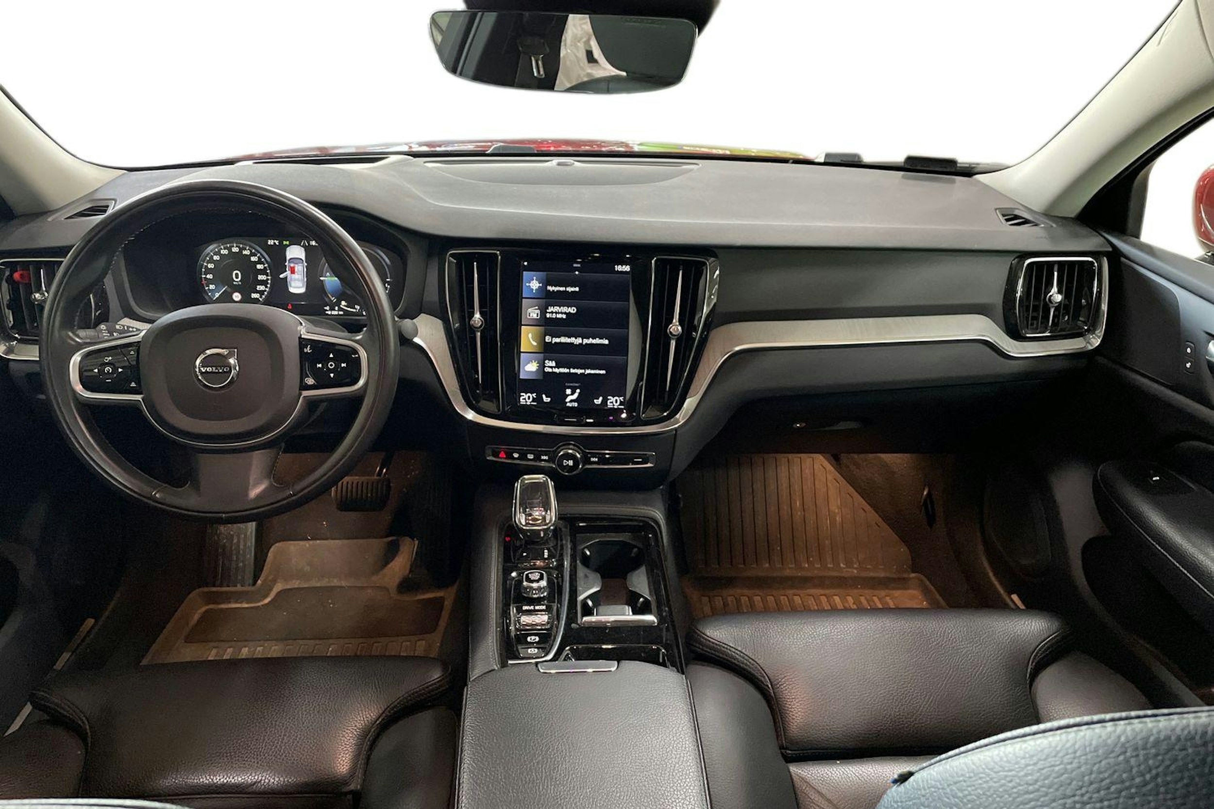 Punainen Volvo S60 2020 kuva 9.