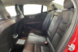 Punainen Volvo S60 2020 kuva 10.