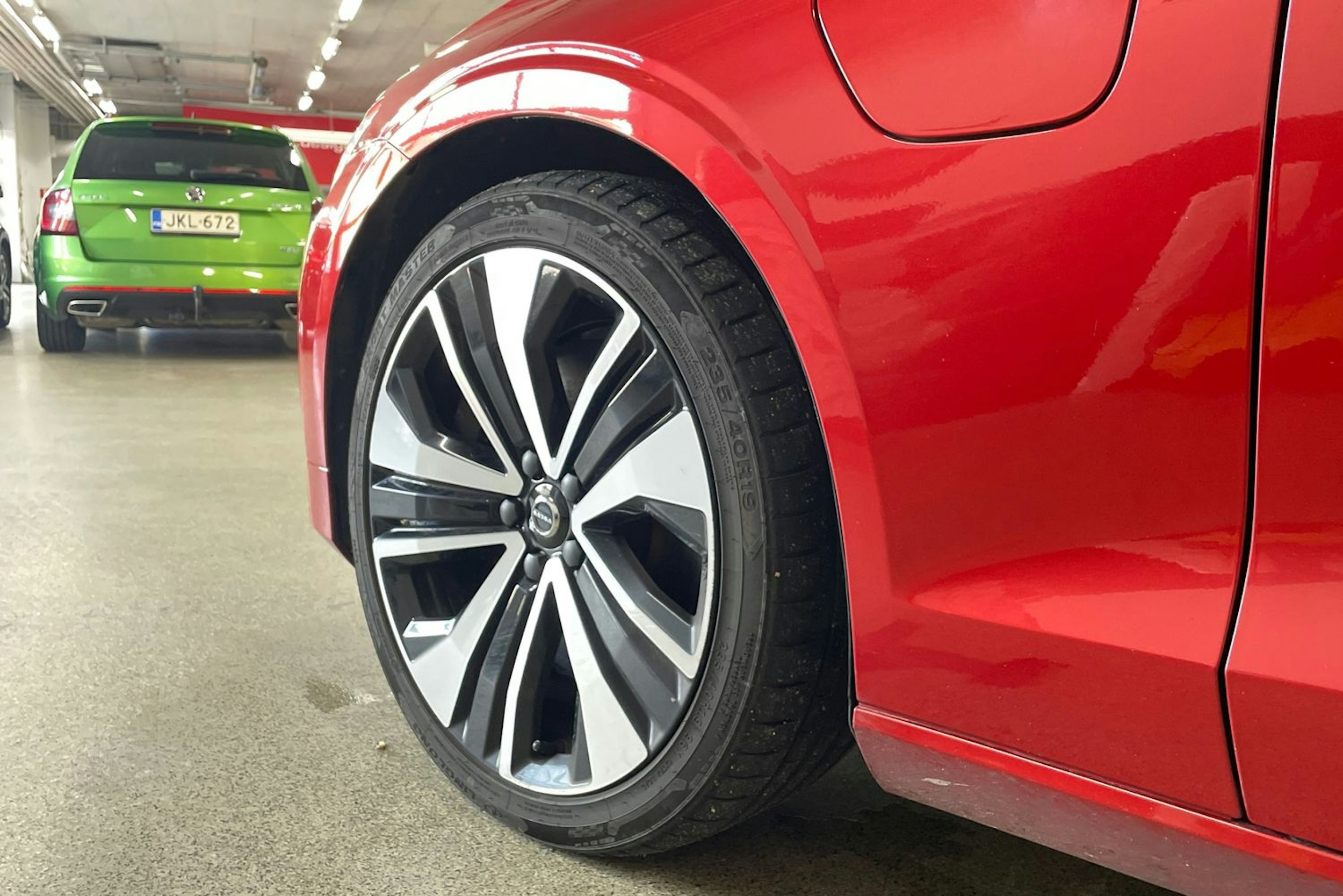 Punainen Volvo S60 2020 kuva 13.