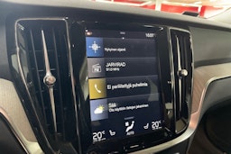 Punainen Volvo S60 2020 kuva 14.