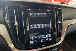 Punainen Volvo S60 2020 kuva 15.