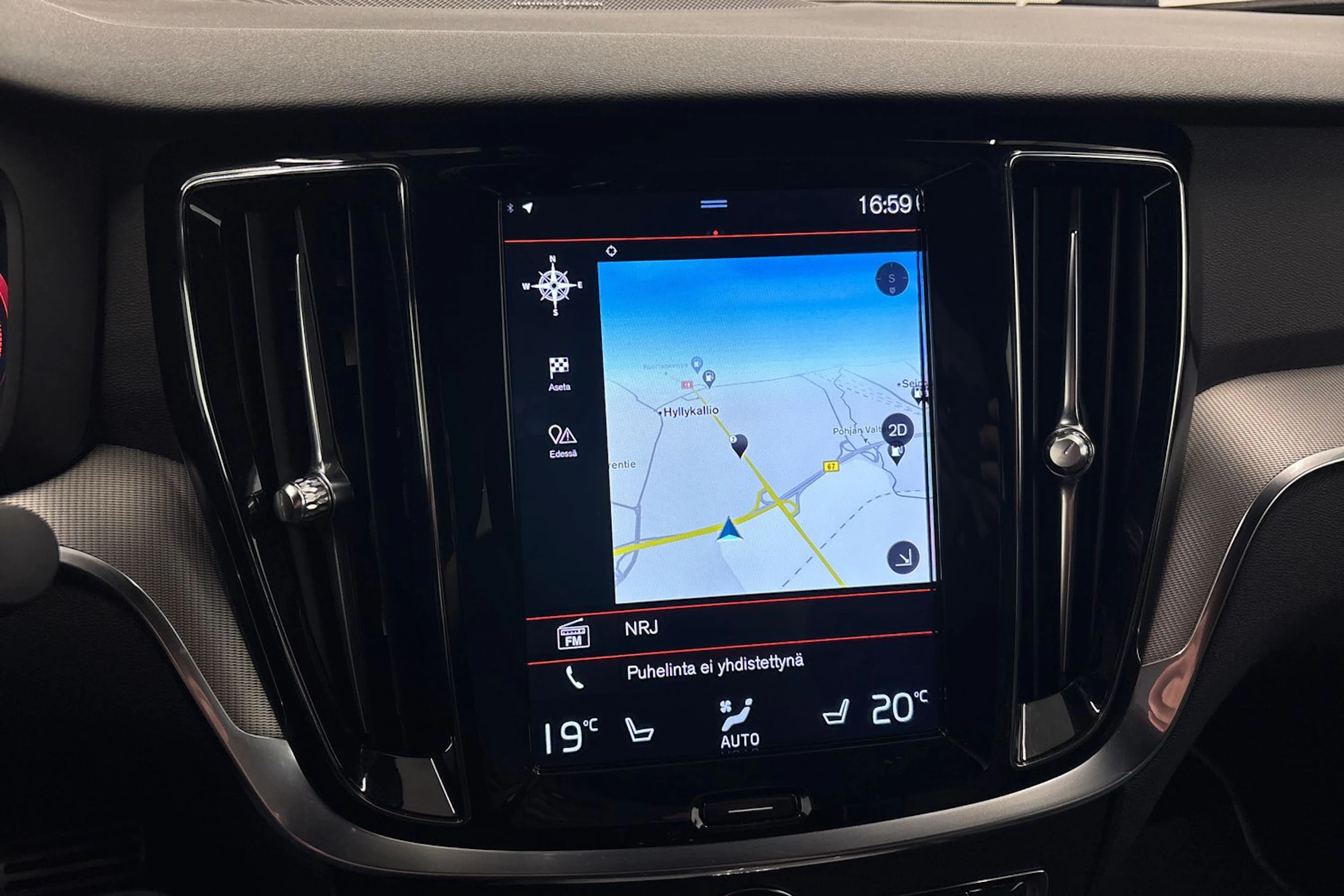 harmaa Volvo S60 2019 kuva 13.