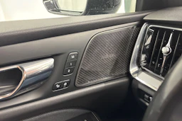 harmaa Volvo S60 2019 kuva 17.
